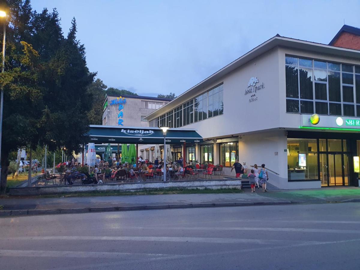 Park Hotel Bihać Buitenkant foto