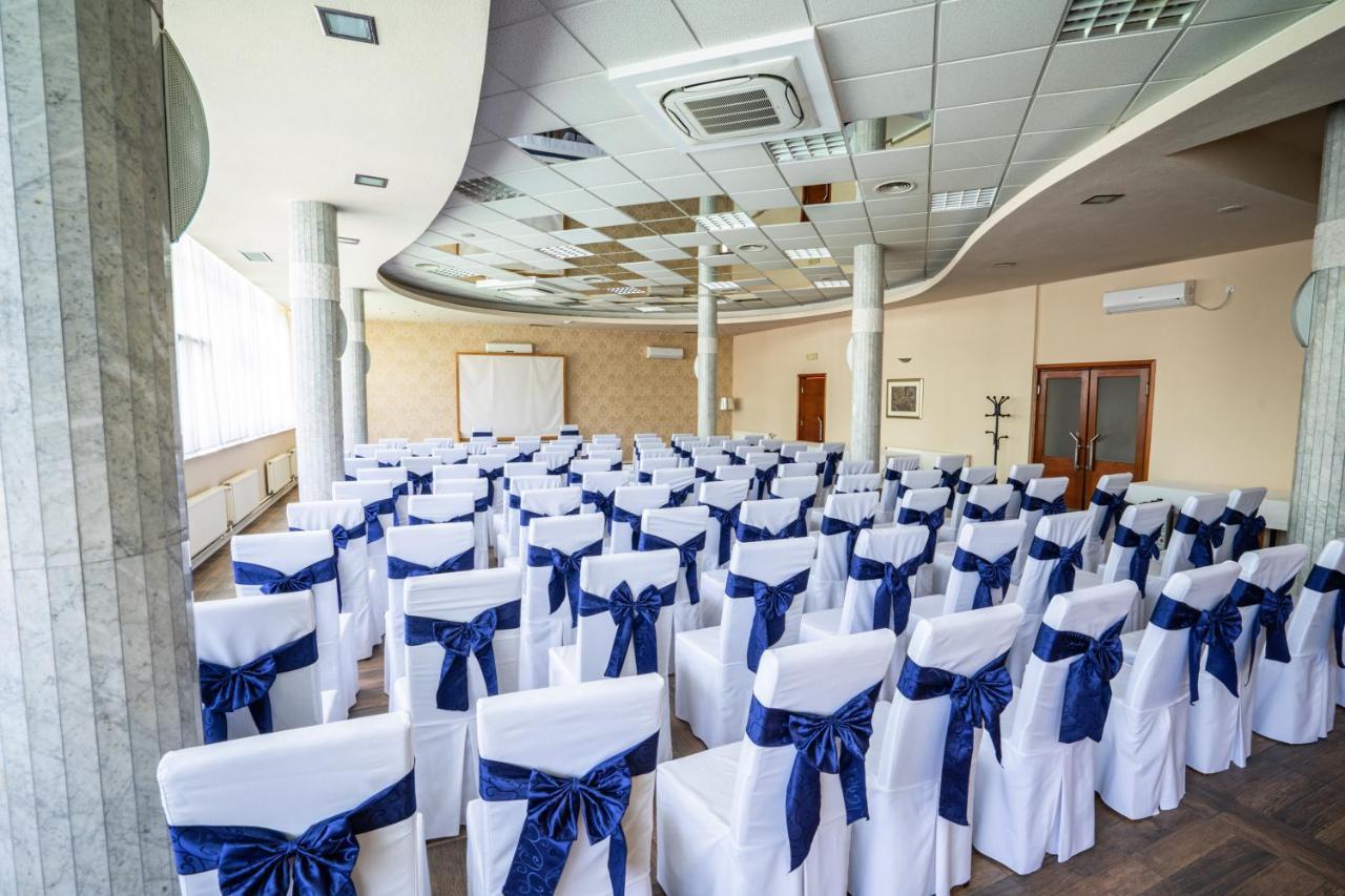 Park Hotel Bihać Buitenkant foto