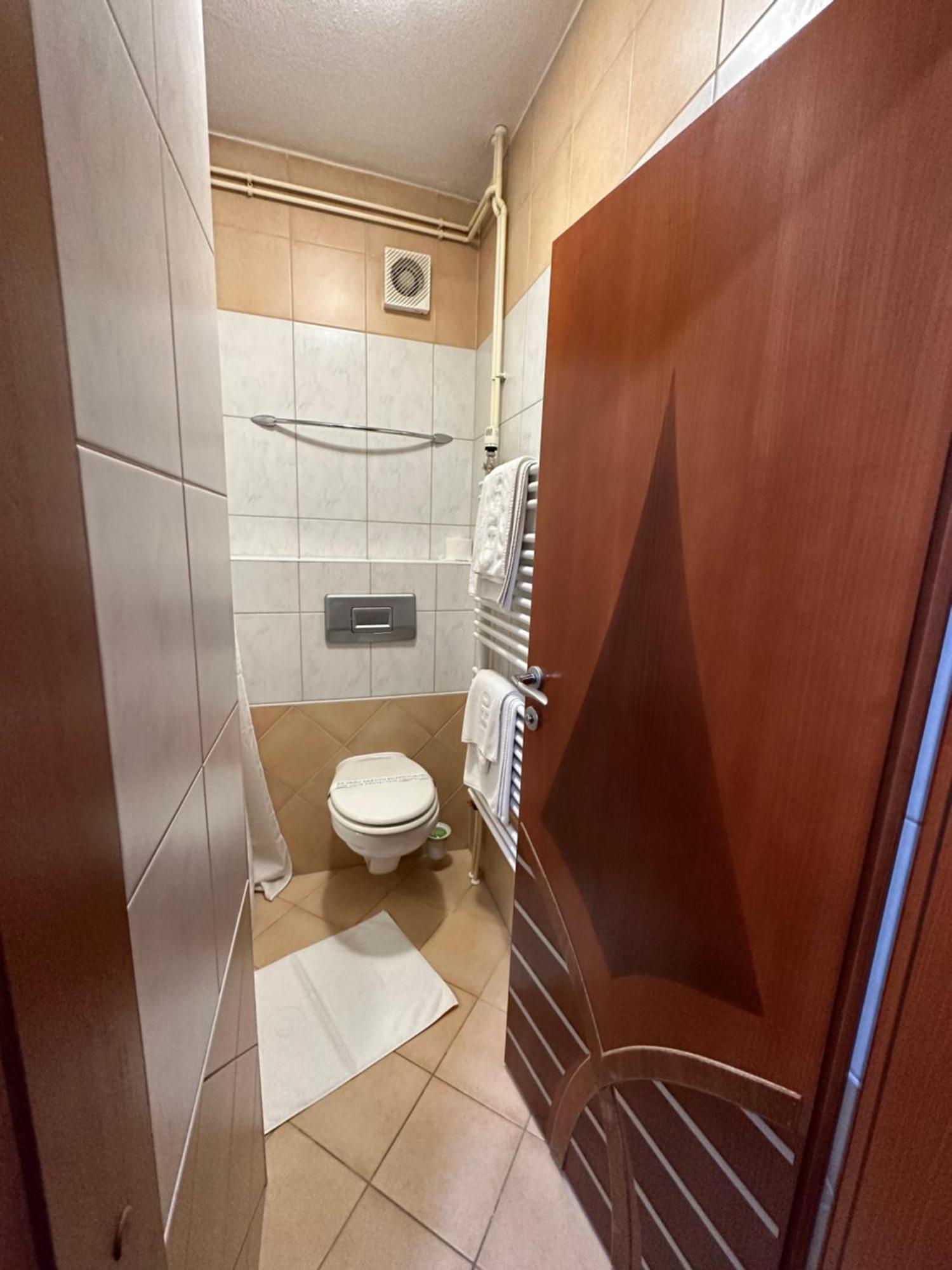 Park Hotel Bihać Buitenkant foto