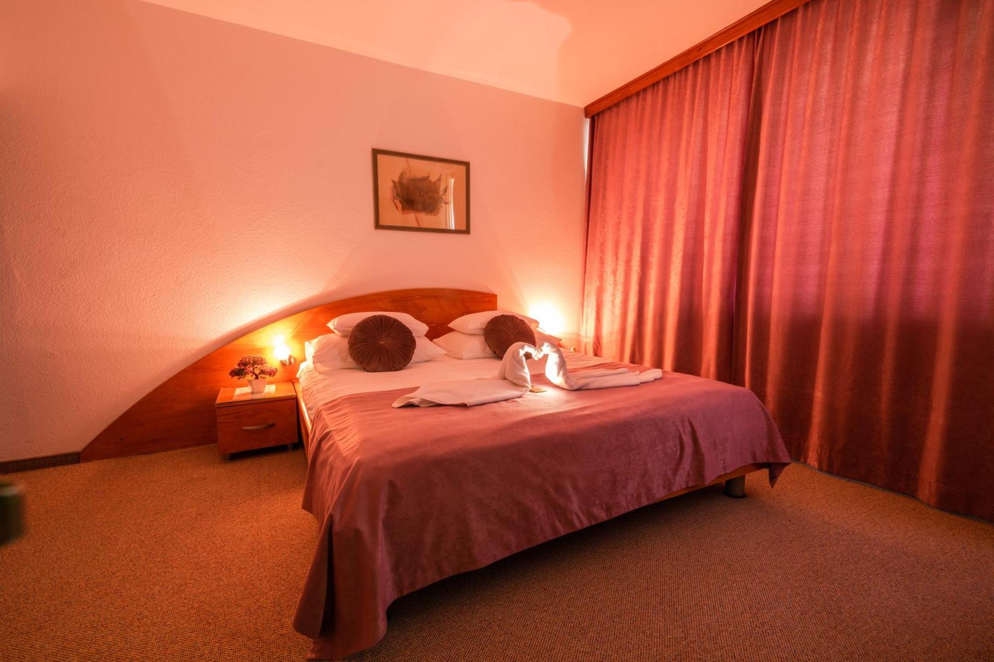 Park Hotel Bihać Buitenkant foto