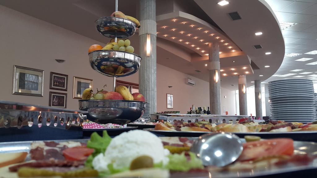 Park Hotel Bihać Buitenkant foto