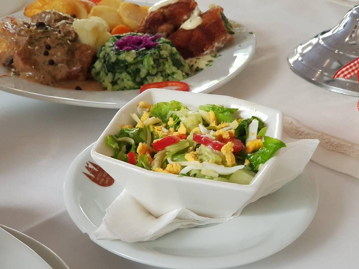Park Hotel Bihać Buitenkant foto