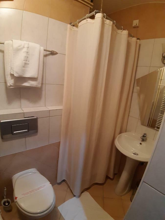Park Hotel Bihać Buitenkant foto